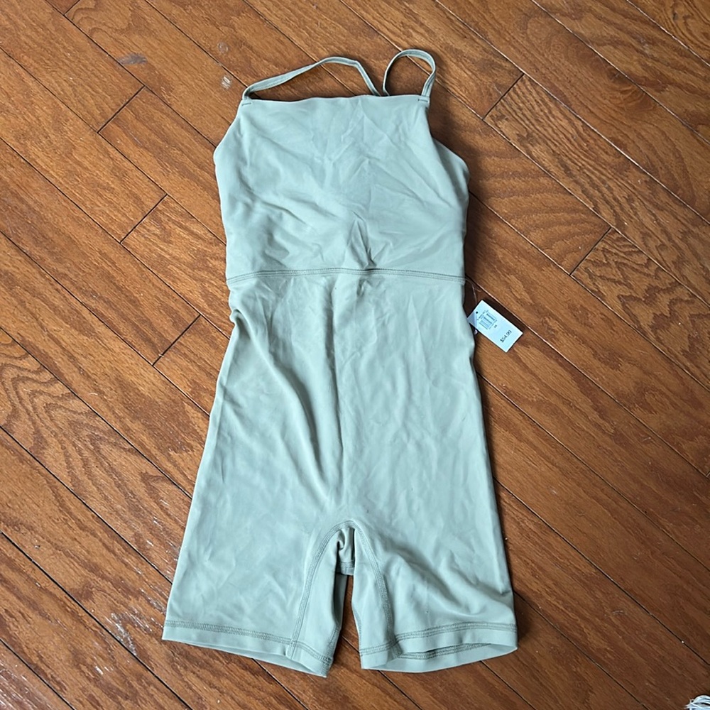 NWT women’s old navy active power lite jumpsuit bodysuit shorts size XS